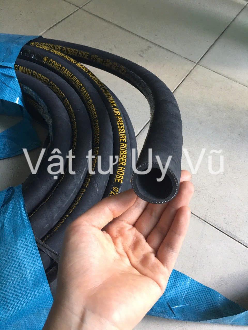 Ống được làm từ các lớp bố vải chắc chắn