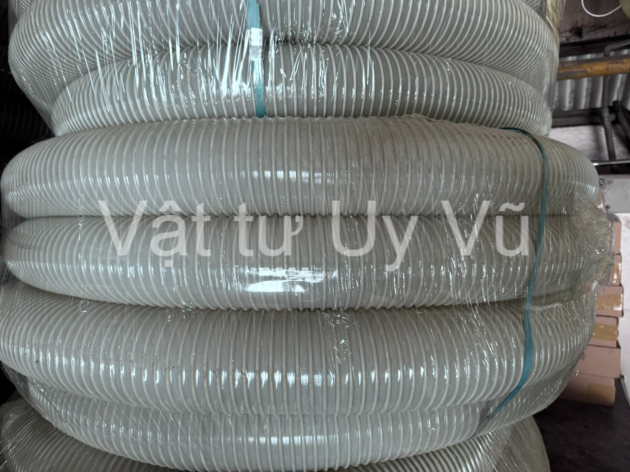 Tính chất nổi bật của chất liệu PVC khi ứng dụng vào ống hút bụi