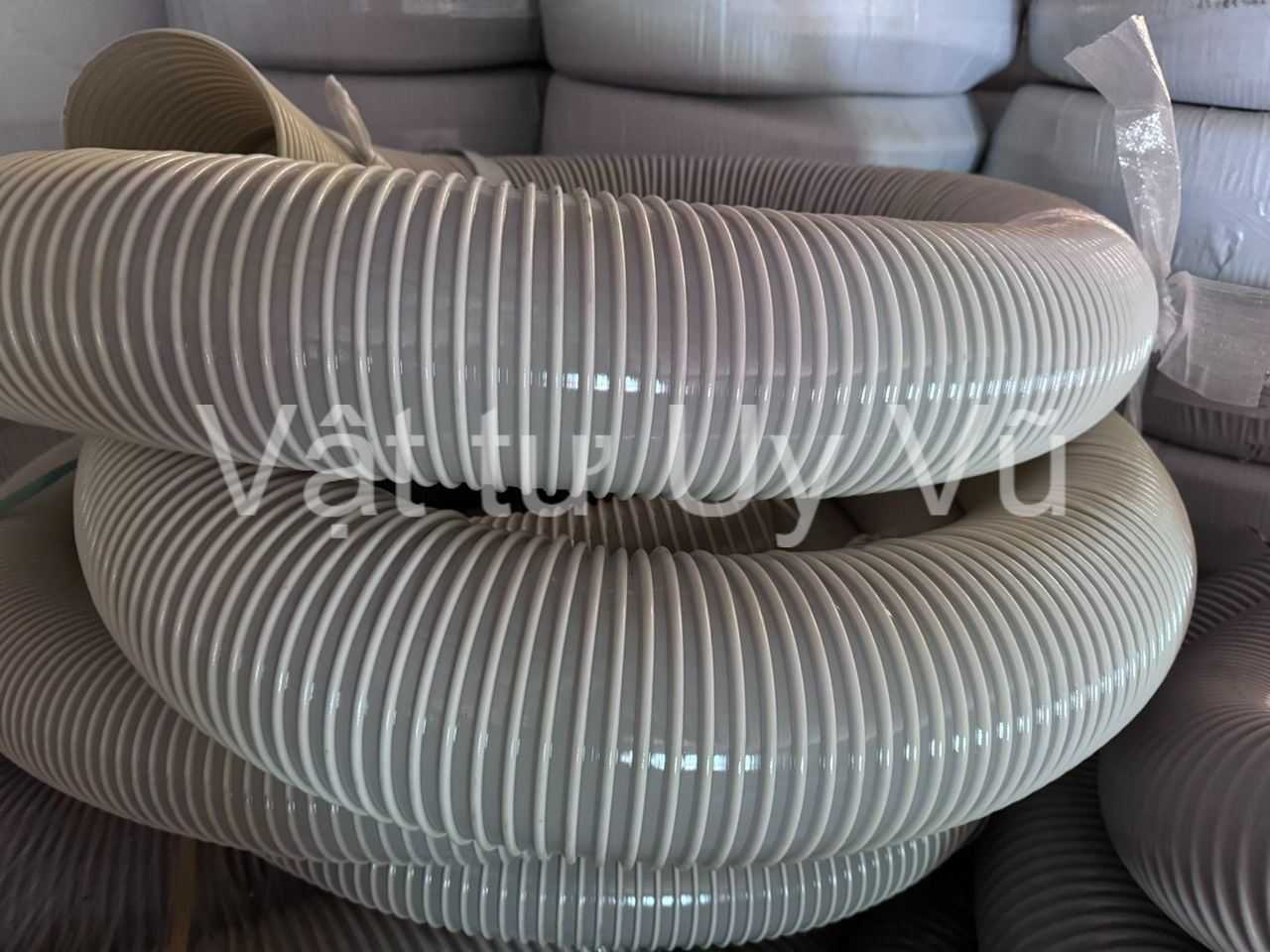 Ứng dụng thực tế của ống hút bụi PVC gân nhựa