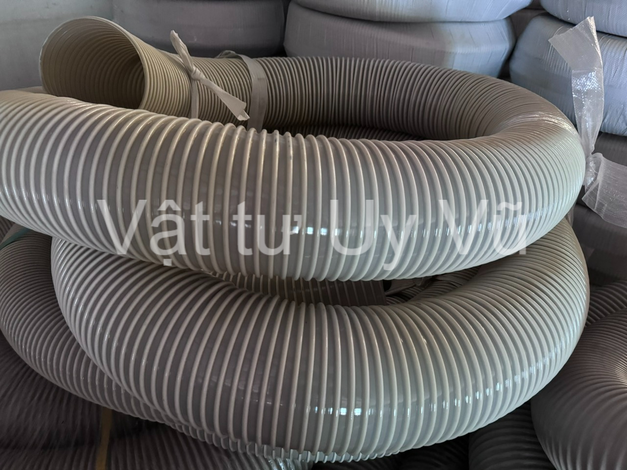 ống hút bụi gân nhựa 25mm