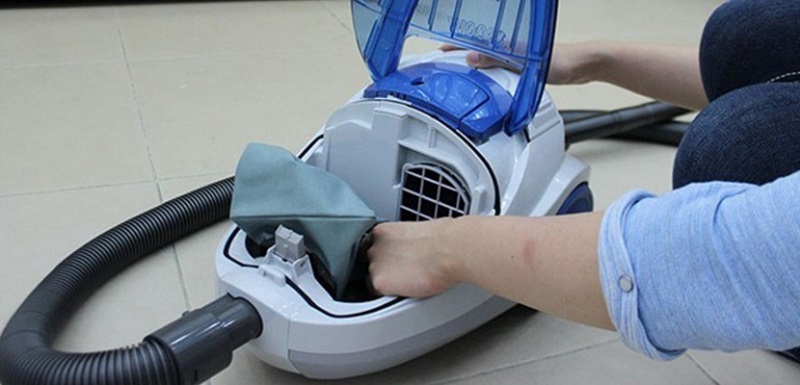 Sử dụng thiết bị chuyên dụng hoặc các thiết bị robot làm sạch hiện đại